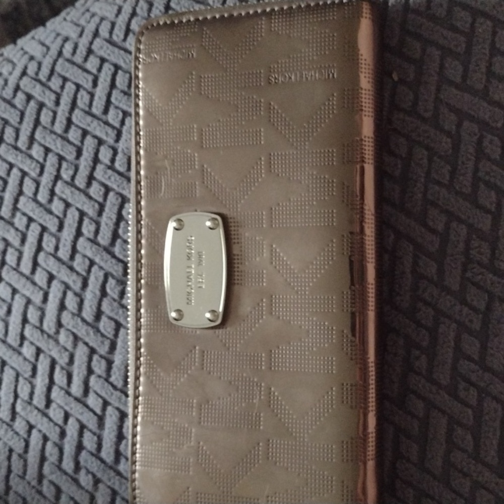 Michael kors wallet